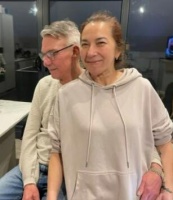 58岁童铃近照曝光，淡出演艺圈多年，两个女儿遗传好基因颜值高