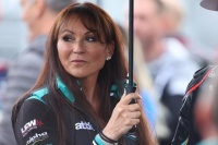 恭喜！赌王长孙女宣布年底再婚，患乳癌第三期，双亲车祸离世多年