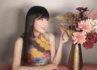 55岁周慧敏和倪震秀恩爱，意外曝光豪宅外景，生活惬意又舒适