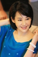 她是张艺谋与冯小刚最欣赏的女人，如今55岁却还是单身！