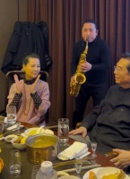 84岁李双江高调参加宴会，疑为李天一出狱接风，他值得被原谅么？