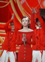 央视新生代女主持人权沛阳 有颜有才引人注目