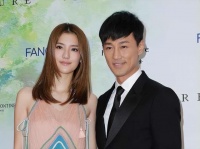 知名港星前女友晒童年照！被指天生丽质，与富三代男友疑好事近