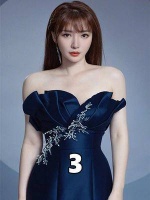 岳云鹏一把搂住柳岩，有谁注意他手放的位置？