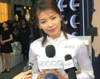 女星离开美颜滤镜后，迪丽热巴黑到不敢认，而她却毫无变化