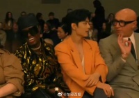 话题爆了，肖战和李宇春同框，两位代言人的排面