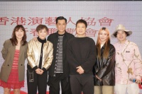 黎姿92岁姑妈黎宣罕露脸，坐轮椅出镜精神饱满，年事已高口齿不清