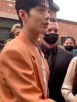 肖战超近距离镜头，工作行程圆满结束，今天可以enjoy一下