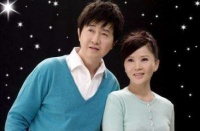 52岁付笛生老婆衰老难认，儿子如今成总裁，全家住着上亿四合院