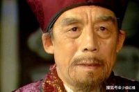 林黛玉进贾府时，两个舅舅为什么都不见她？