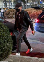 48岁小李子一周“约会”五位模特！凌晨4点离开派对，精力太充沛