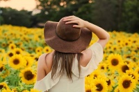 人过五十：遇事不怒，赚钱不贪，输赢不争