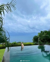 不得不说周扬青身材真的好好，现在真的是活成最美的样子了……