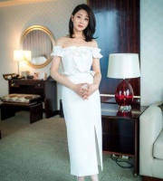 她曾是万千少男的大众女神，如今41岁未婚，至今仍貌美如花！