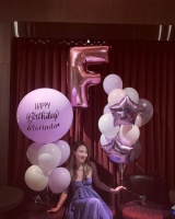 赌王女儿何超云晒分享多张庆生合影 妈妈未婚夫等开心露面