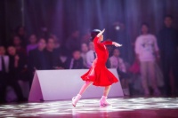 孙俪晒女儿跳拉丁舞照片，分享育儿经验，网友：确实如此