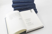 八卷本《陈晓明文集》：在芜杂多变的文学现场寻找文学脉象