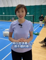 45岁央视前主持欧阳夏丹分享健身经验，网友：啥时候和毛宁结婚？