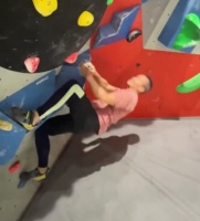 71岁王石还在玩攀岩，去年还去爬了珠峰，直言以后想看到女儿出嫁