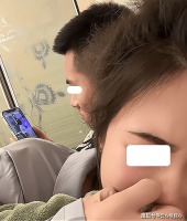 重庆：男子当众刷美女视频，还把女友骂哭：“我们还没结婚呢”