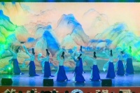 奋斗所在处，青春恰自来
