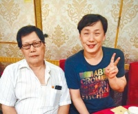 萧煌奇父亲因肺癌病逝 握着父亲双手见到最后一面