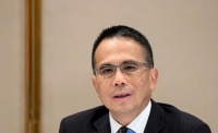 香港两大豪门一退一进，李泽钜卸任政协常委，何超琼首当政协委员