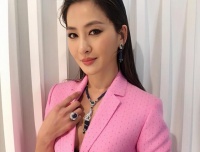 香港知名模特爆料外籍丈夫爱裸睡！自认吻技好，两度原谅对方出轨
