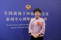 听见你@两会丨全国政协委员蒙曼：梅花香自苦寒来 传统文化学习不会轻轻松松
