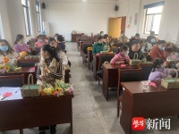 尽享闲适时光！苏州望亭镇新埂村开展庆“三八”艺术插花沙龙活动