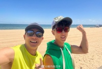 刘畊宏吴尊合照，这身材也太好了吧，这才叫真正的型男……