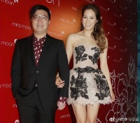 香港最有前途的两个富太，一个丈夫或成一哥，一个丈夫或成首富