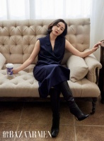 高叶短发大片再现大嫂气场 光影下身材线条尽显