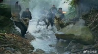 敌军狙击手背后偷袭，大兵丝毫不惯着他，反手一梭子高射炮