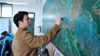 青绿绘黑板 文化植心间