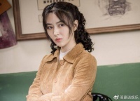 她本是杨幂助理，因长相被导演看中，与胡歌搭戏后，如今一炮而红
