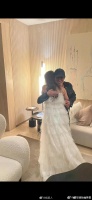 向太发文祝贺杨紫琼获奖还晒了干女儿和李连杰去现场代表她祝贺杨……