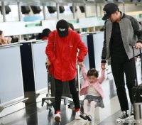 三年不见女儿？杨幂被批“不称职”妈妈，网友晒照揭真相