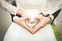 “我女儿离婚了，你的陪嫁房给她住”儿媳：可以，房租每个月两千
