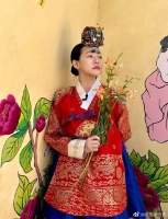 小S韩国行第4天，穿了韩服还吃了孙锡久推荐的冷面