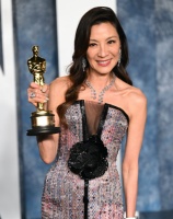 杨紫琼夺小金人，前夫女儿偕生母赴美庆贺