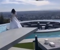 父亲在内地赚几百亿，儿子花几亿买美国豪宅，儿媳妇也是美籍华人