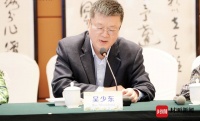 安徽诗人吴少东：诗歌不应只看见“无边落木萧萧下”，更应看到“不尽长江滚滚来”｜成都国际诗歌周