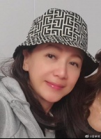 曾华倩发文怒斥假新闻 称自己健康没有出现问题