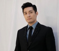 恭喜！TVB知名男星单身多年迎来新恋情，自曝有多个不同国籍床伴