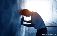 越是“负债累累”的人，越不能在这4个方面亏待自己，你亏待过吗？