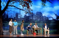 广州原创红色话剧《美湾木棉红》首演！故事取材自白云区乡村建设