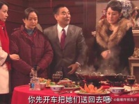 女儿被打，亲妈给出气，把她婆婆一顿骂！