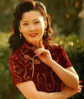 她因长相太美无人敢追，父亲为她终身不娶，她的魅力究竟有多大？