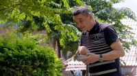13岁儿子一年前离世，知名作家深陷争议